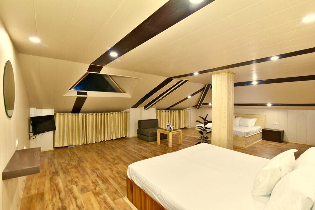 Hotel Devlok Primal Массури Экстерьер фото